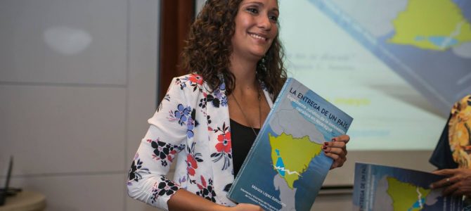 Presentación del libro, LA ENTREGA DE UN PAÍS: Expediente Jurídico de la concesión canalera en Nicaragua Presentación del libro, LA ENTREGA DE UN PAÍS: Expediente Jurídico de la concesión canalera en Nicaragua